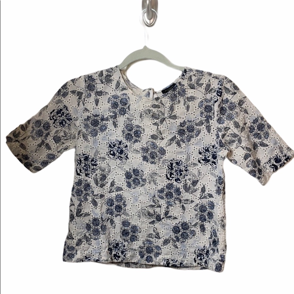 Ann Taylor factory eyelet short sleeve shirt XS